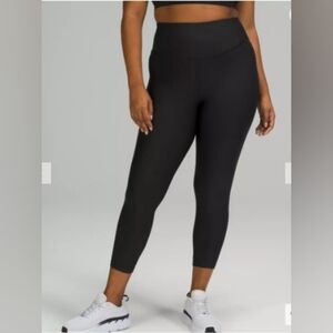 Lululemon 'Base Pace' High-Rise Tight 25" in Black - Size 20